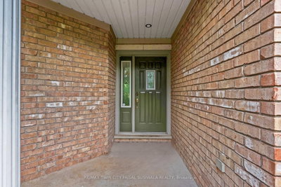 3 Appaloosa Trail • Hamilton, ON photo 3