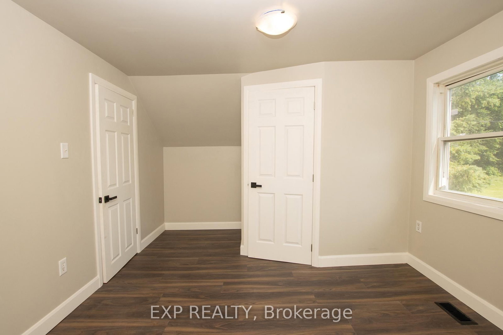 190 MUNROE Street • West Elgin, ON photo 20