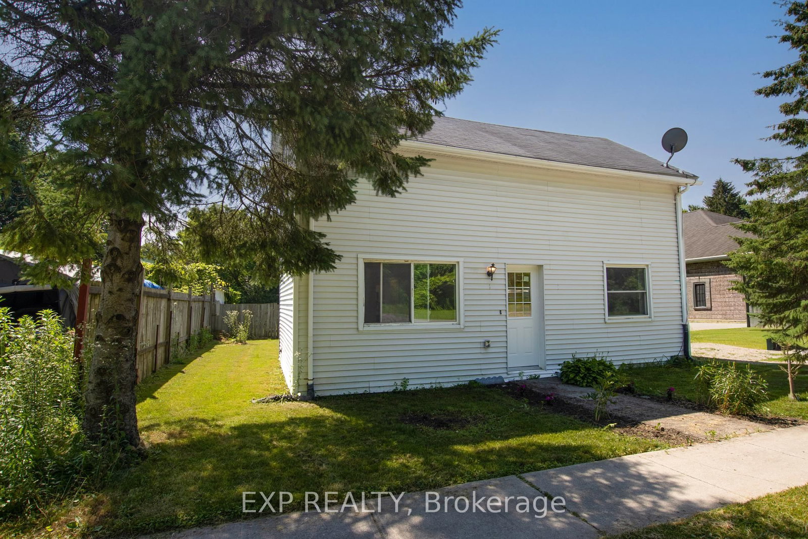 190 MUNROE Street • West Elgin, ON photo 3
