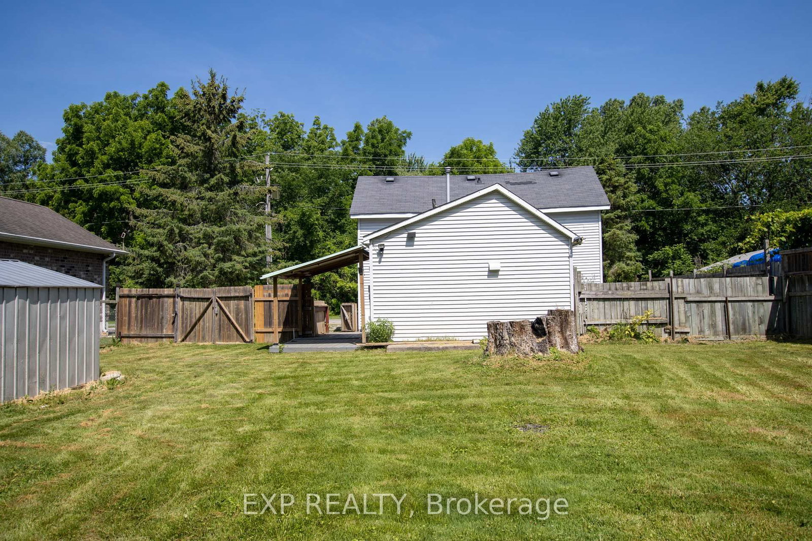 190 MUNROE Street • West Elgin, ON photo 32