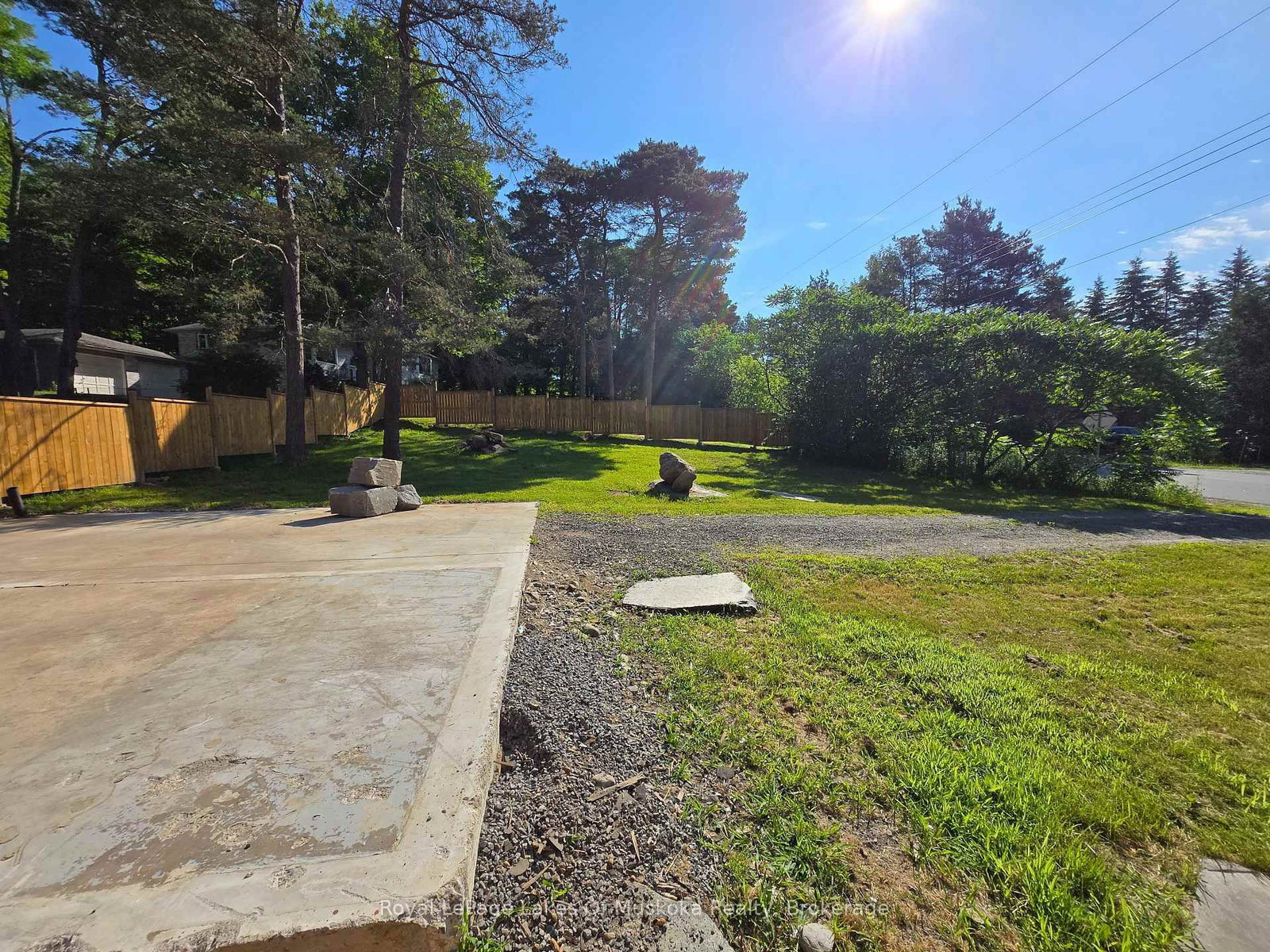 11 Silver Street • Huntsville, ON photo 4