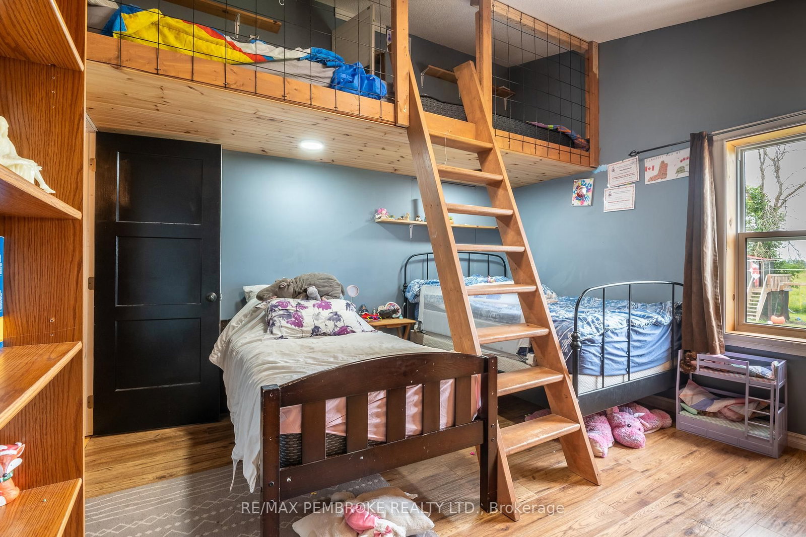 1890 Queensline Road • Foresters Falls, ON photo 16