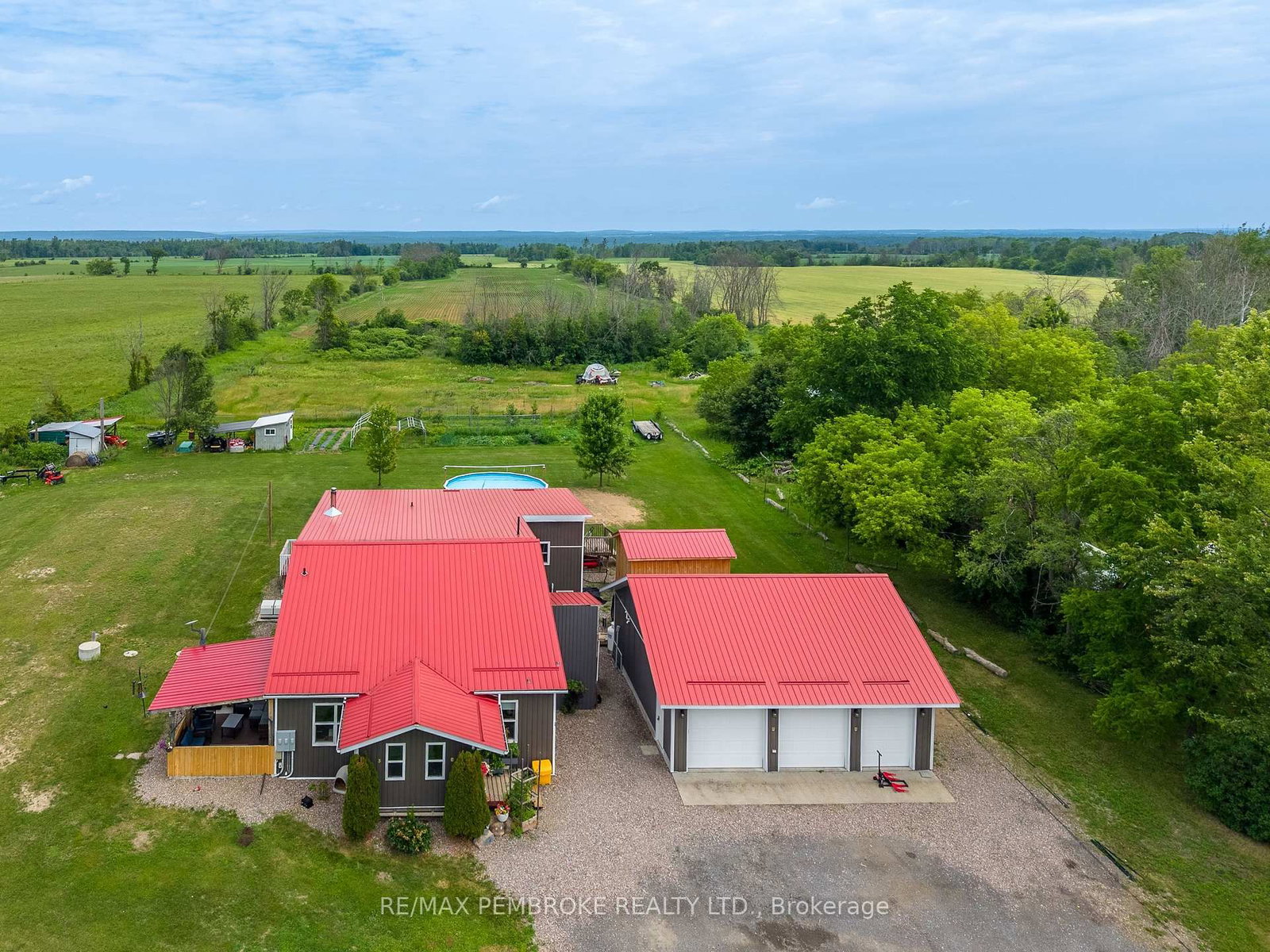 1890 Queensline Road • Foresters Falls, ON photo 2