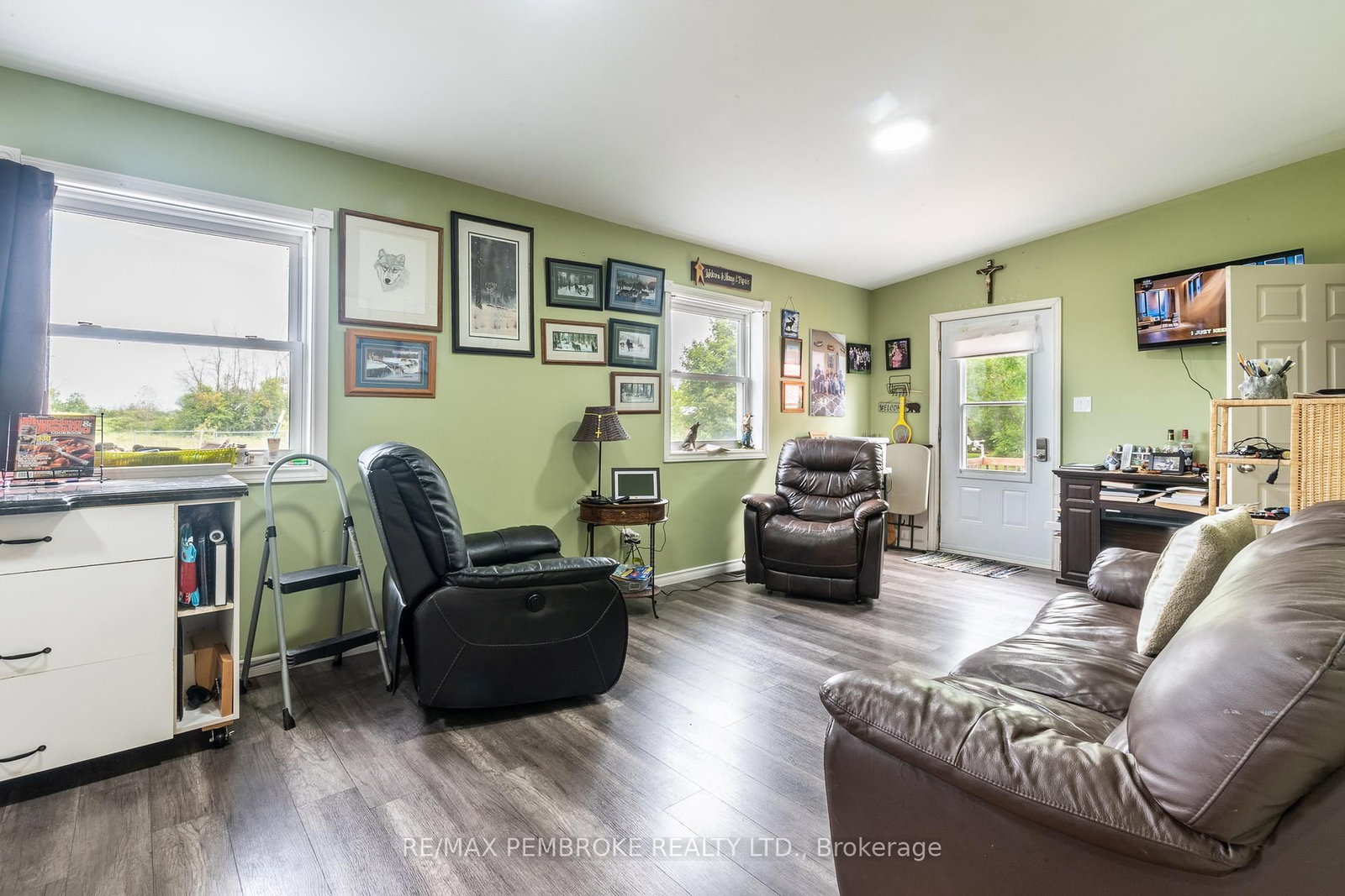 1890 Queensline Road • Foresters Falls, ON photo 25