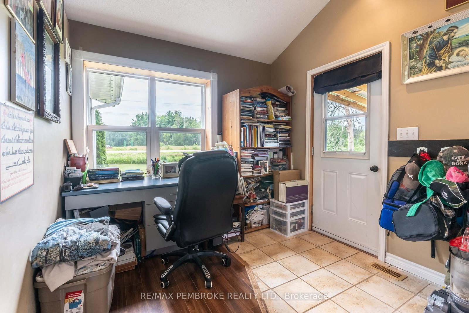1890 Queensline Road • Foresters Falls, ON photo 32
