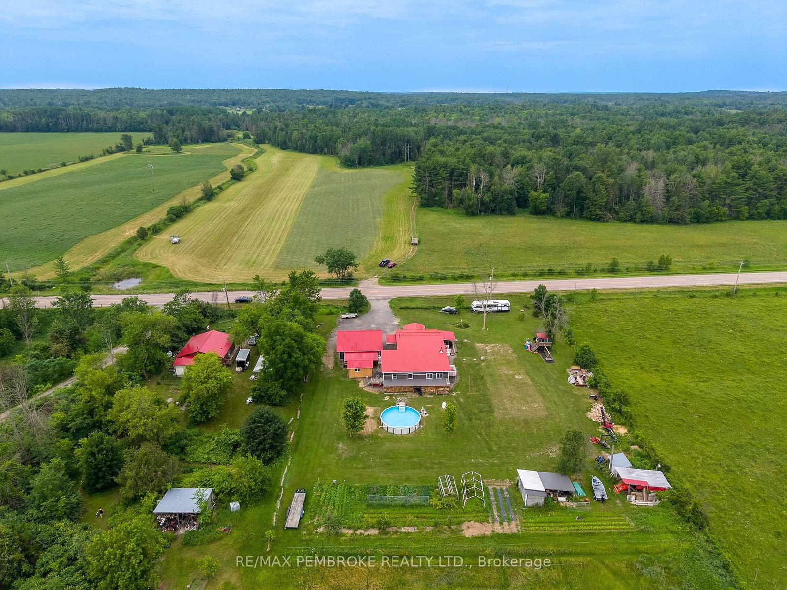 1890 Queensline Road • Foresters Falls, ON photo 4