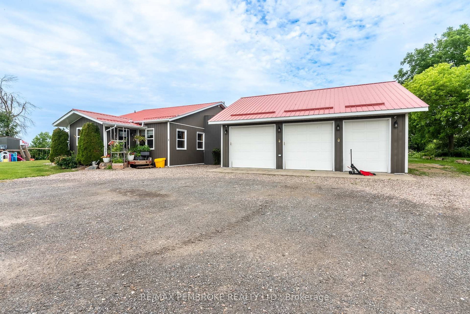 1890 Queensline Road • Foresters Falls, ON photo 45