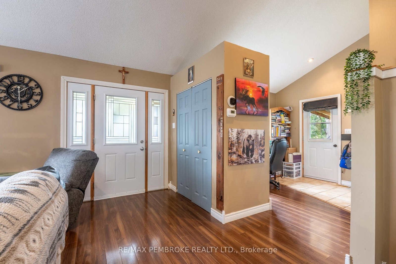 1890 Queensline Road • Foresters Falls, ON photo 9