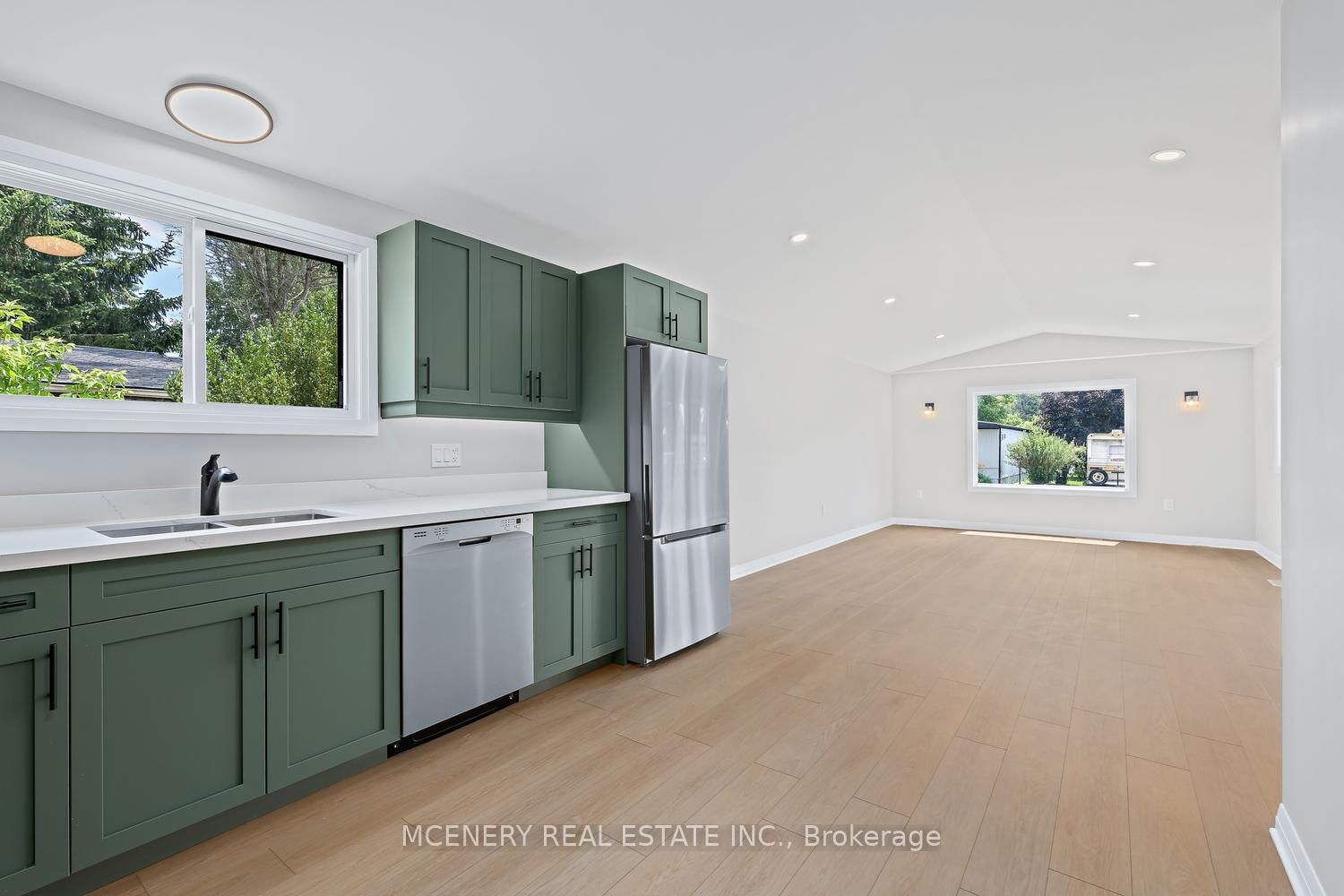 16 HEATHER Avenue • Erin, ON photo 13