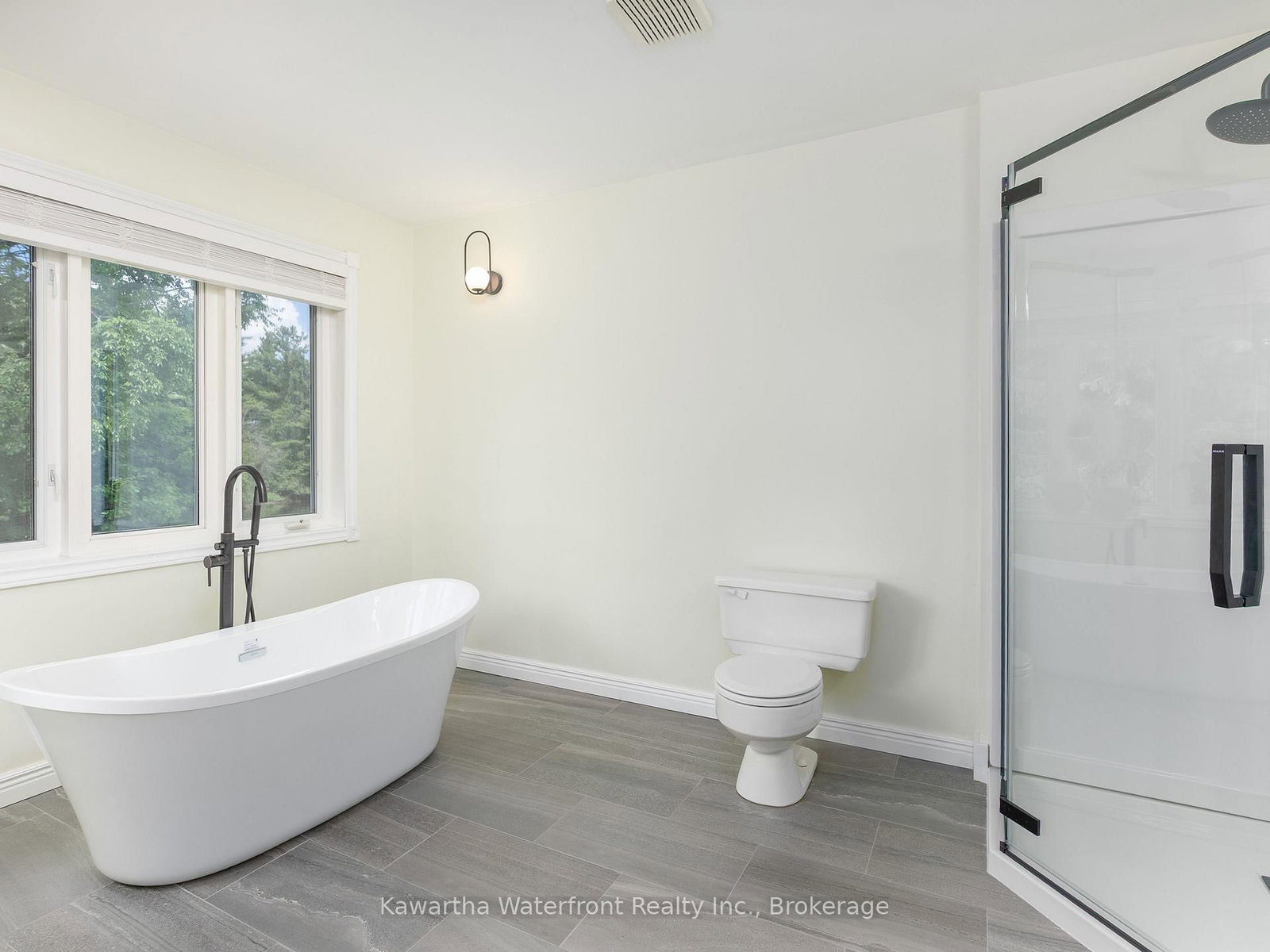 4 Evans Drive • Kawartha Lakes, ON photo 17