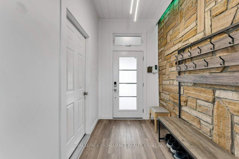 25 Willowbank Road E