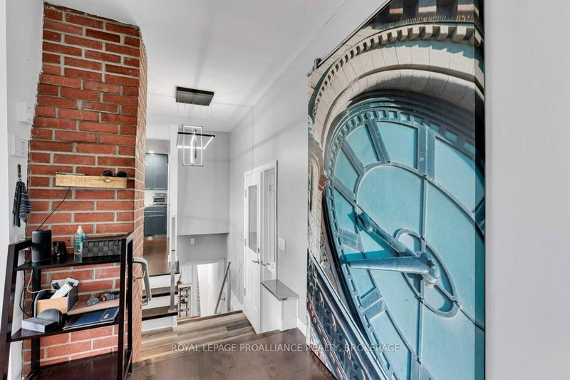 25 Willowbank Road E