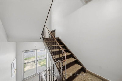 280 Weir Street N — photo 5