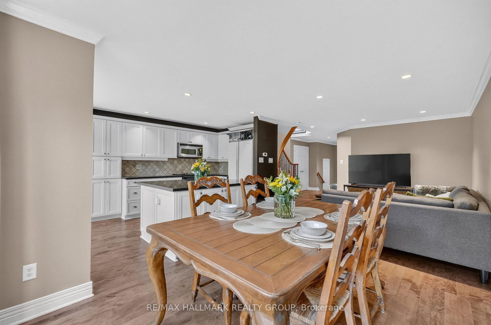 615 Aquaview Drive • Orleans, ON photo 9