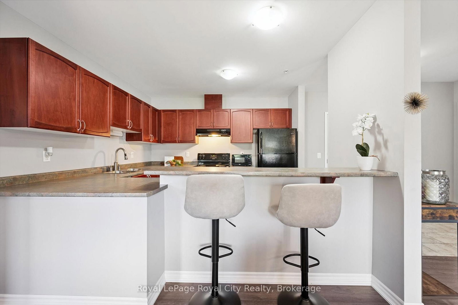 2 Colonial Drive • #113 • Guelph, ON photo 9