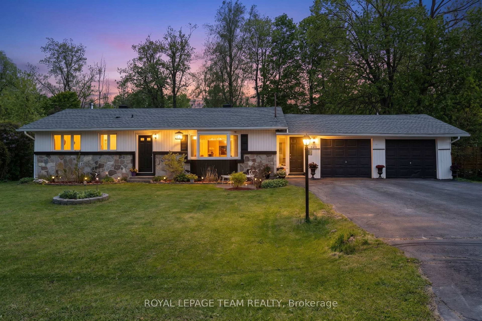 5643 Ficko Crescent • Ottawa, ON photo 1