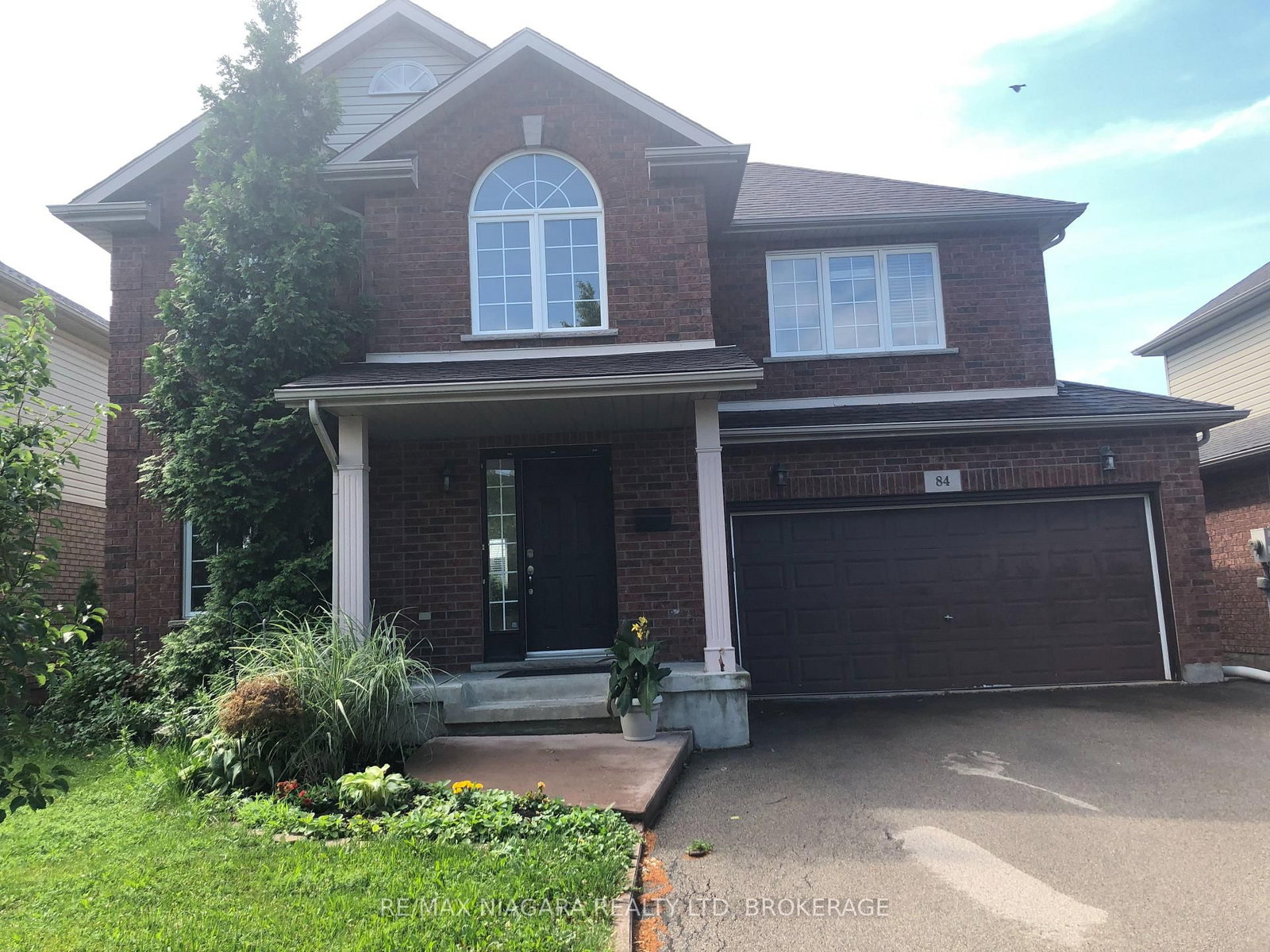 84 Mcbride Drive • St. Catharines, ON photo 2