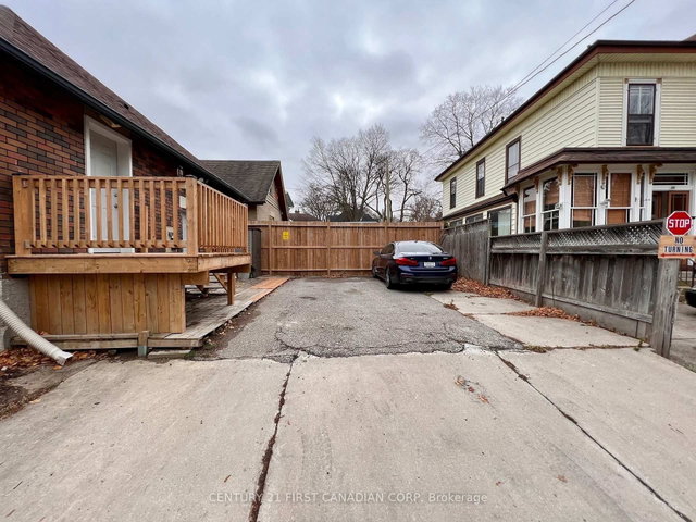 27 Wharncliffe Road S