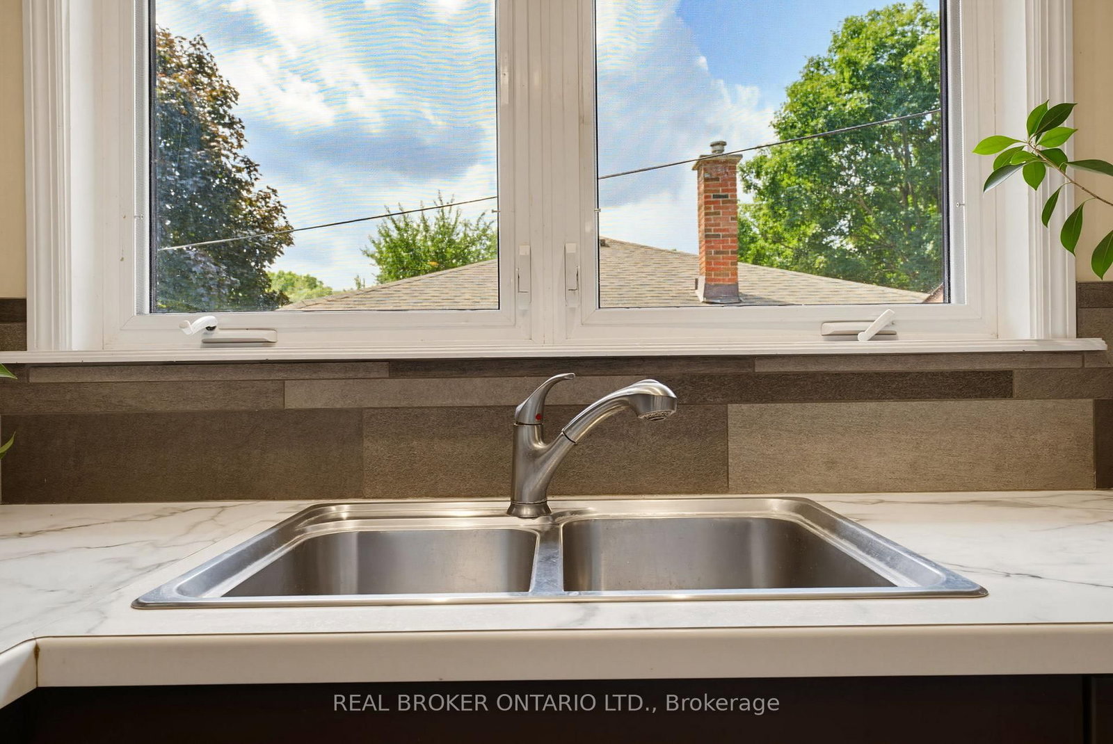 87 Ball Street • Brant, ON photo 10
