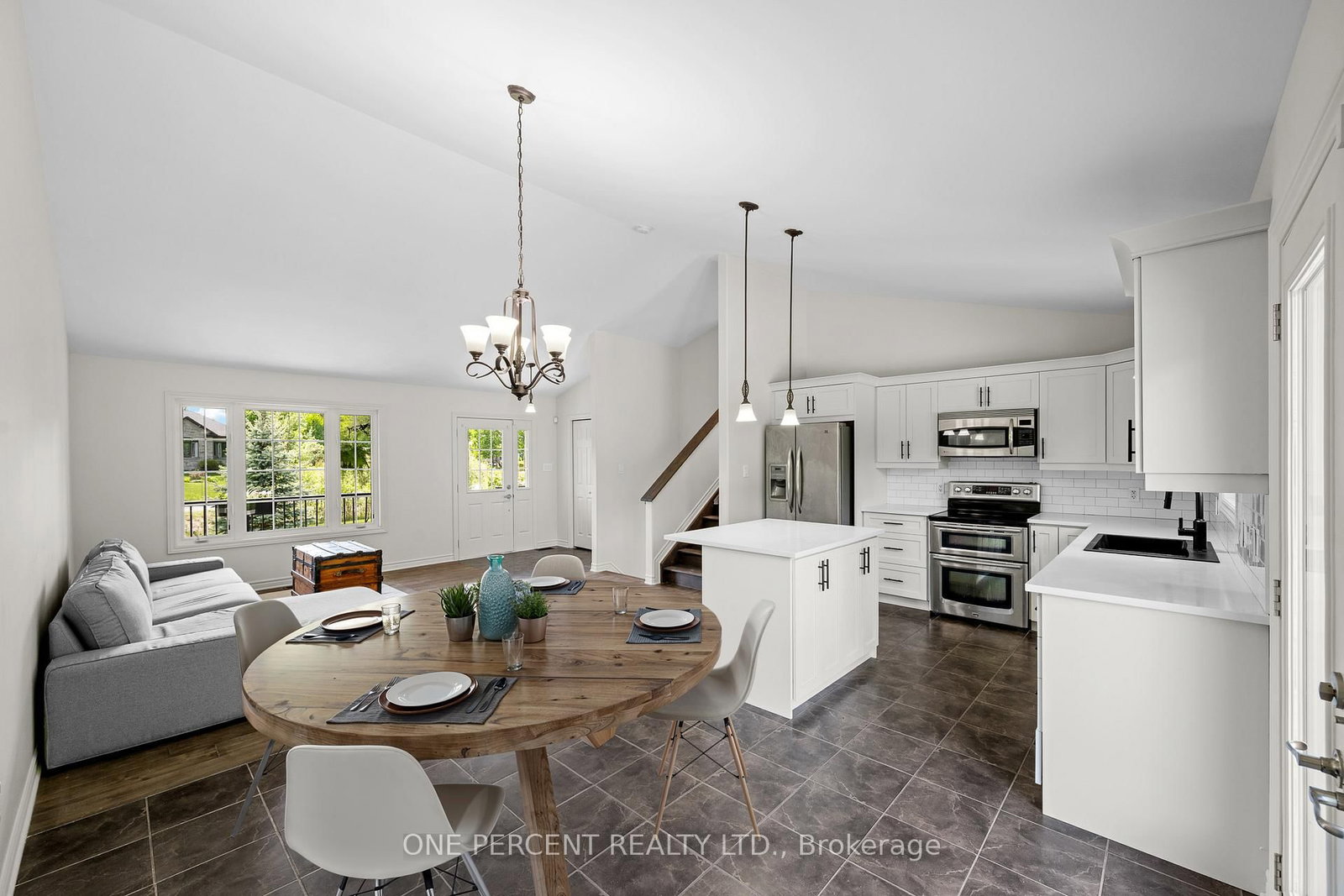 42 Stonewalk Drive • North Grenville, ON photo 12