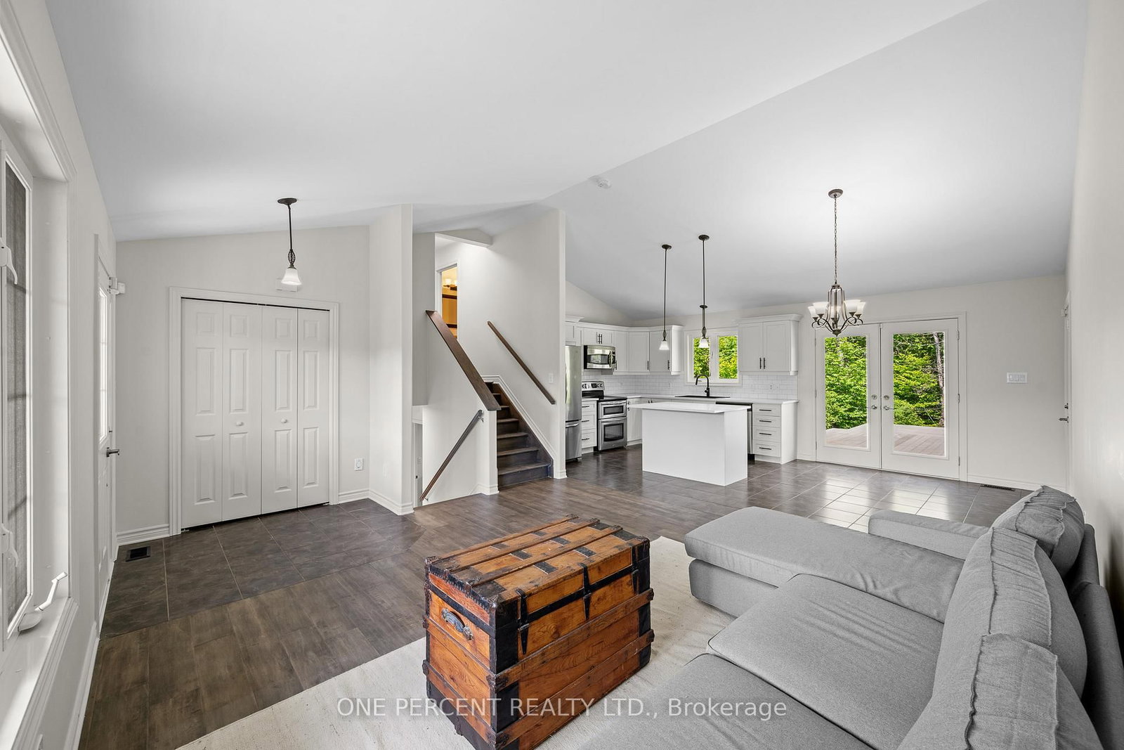 42 Stonewalk Drive • North Grenville, ON photo 7