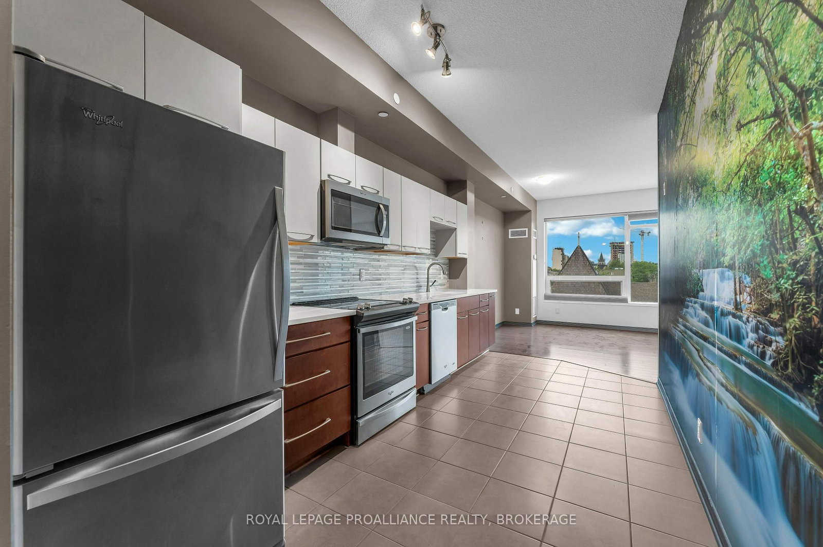 121 Queen Street • #813 • Kingston, ON photo 5