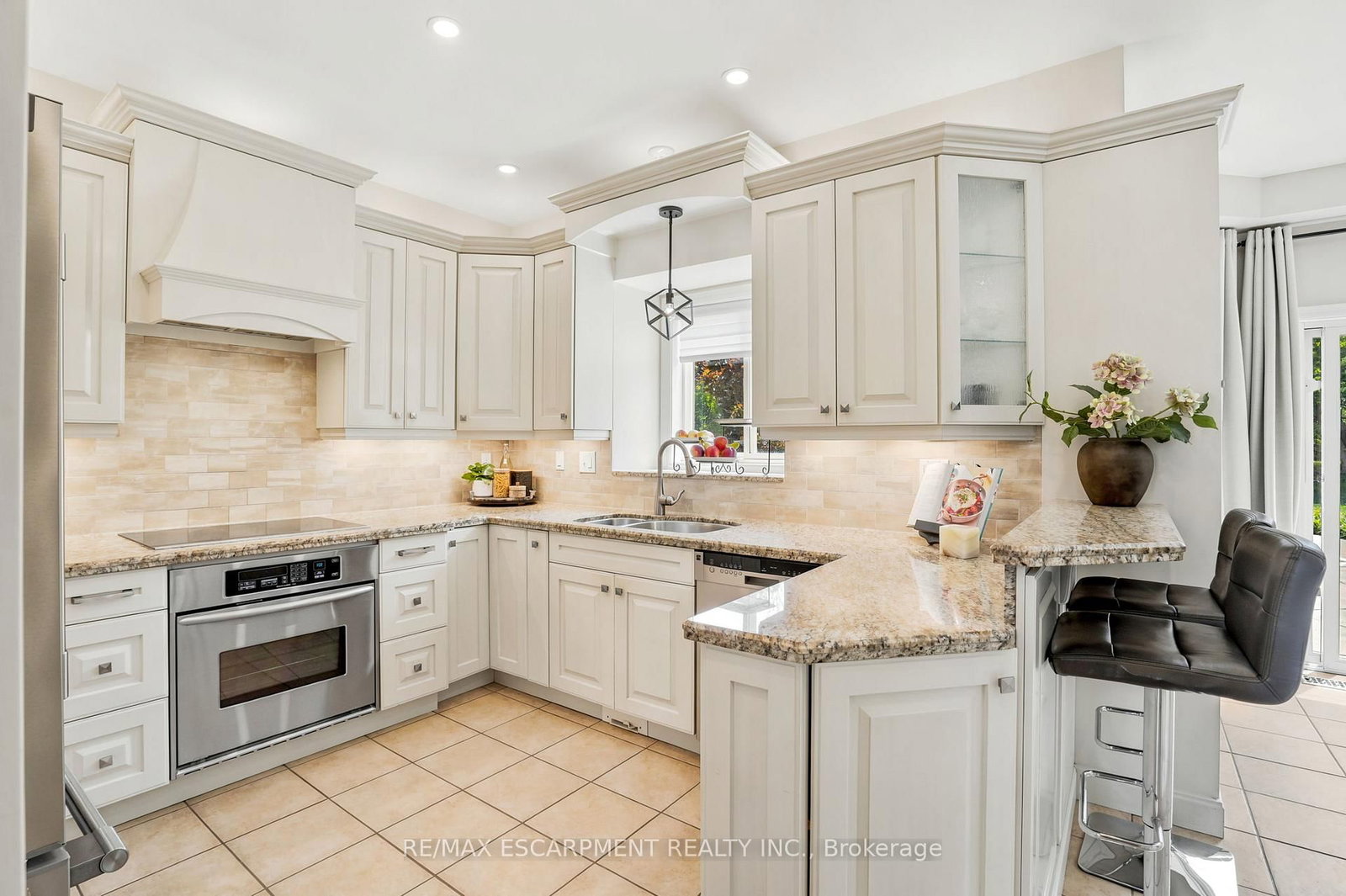 156 VALMONT Street • Hamilton, ON photo 10