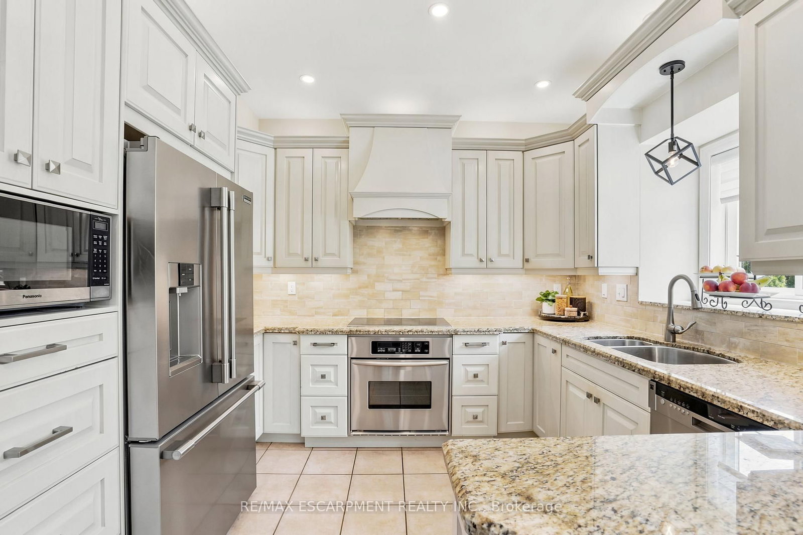 156 VALMONT Street • Hamilton, ON photo 11