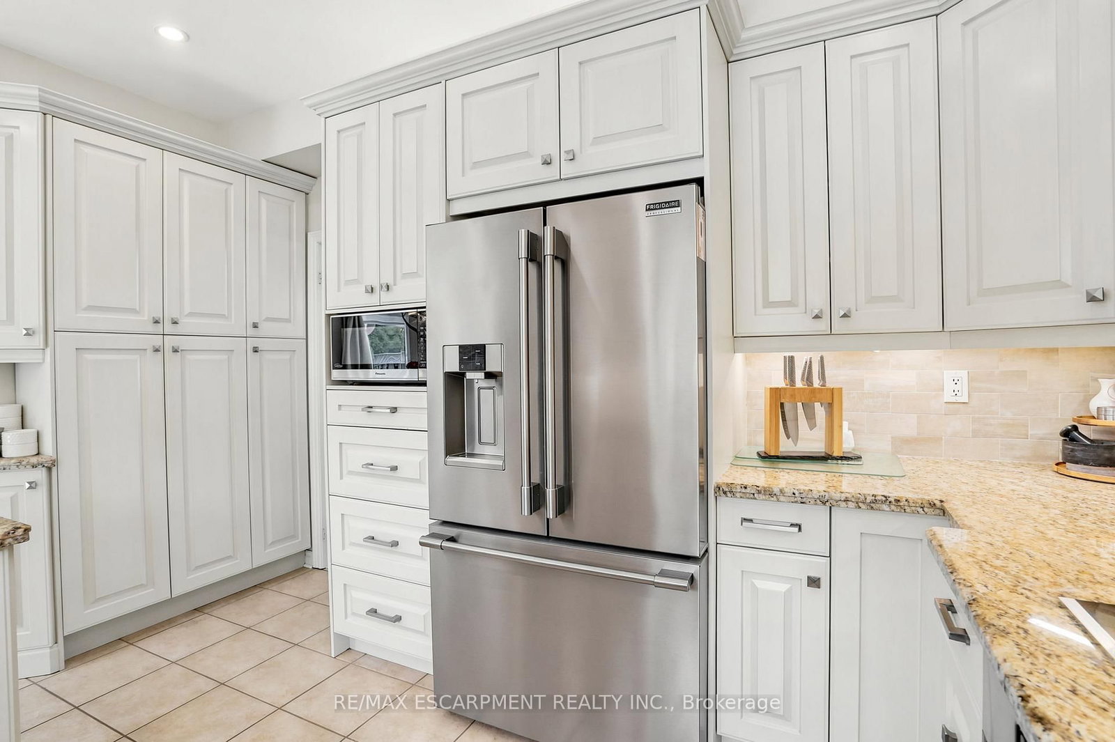 156 VALMONT Street • Hamilton, ON photo 12