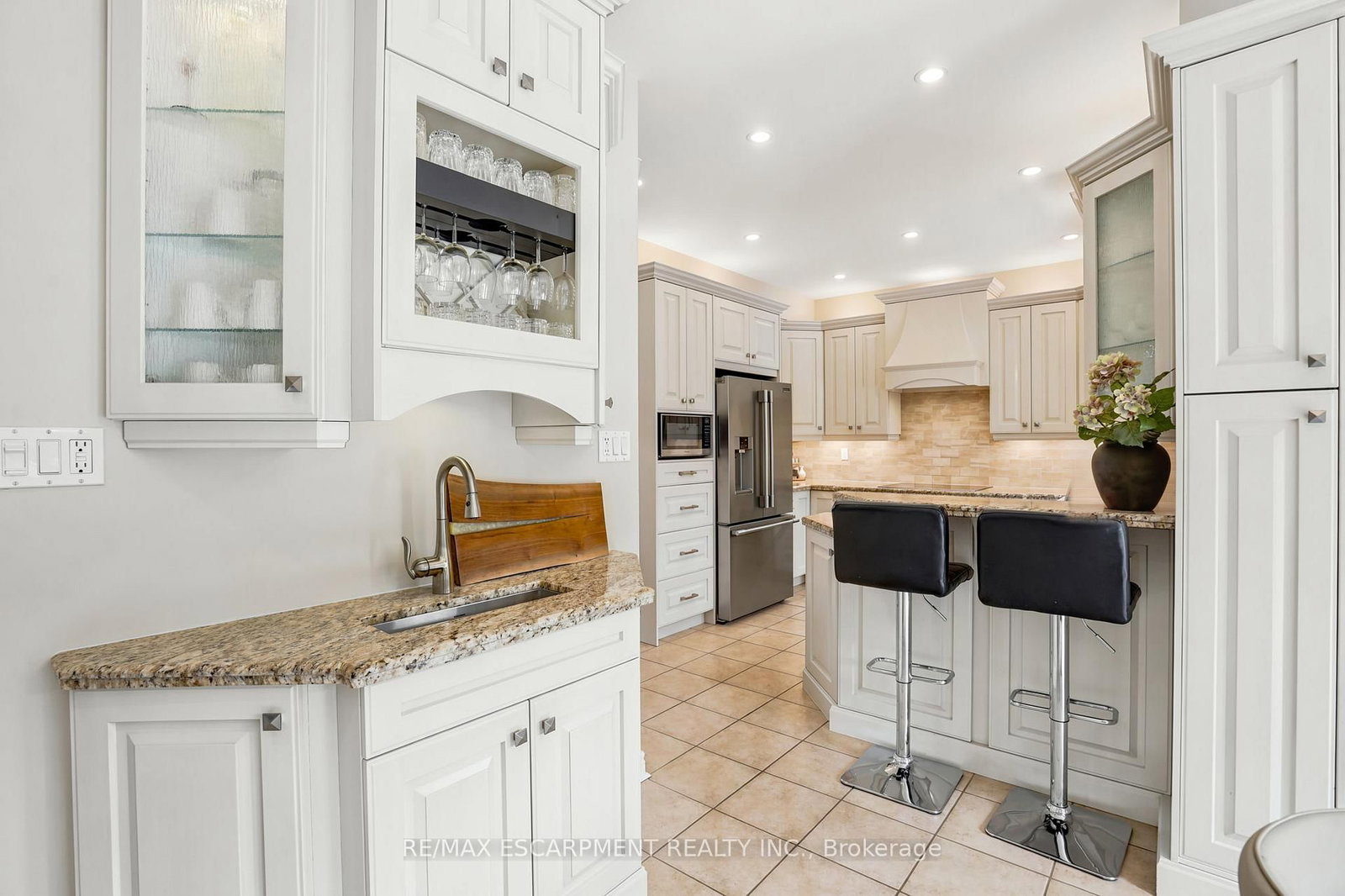 156 VALMONT Street • Hamilton, ON photo 16