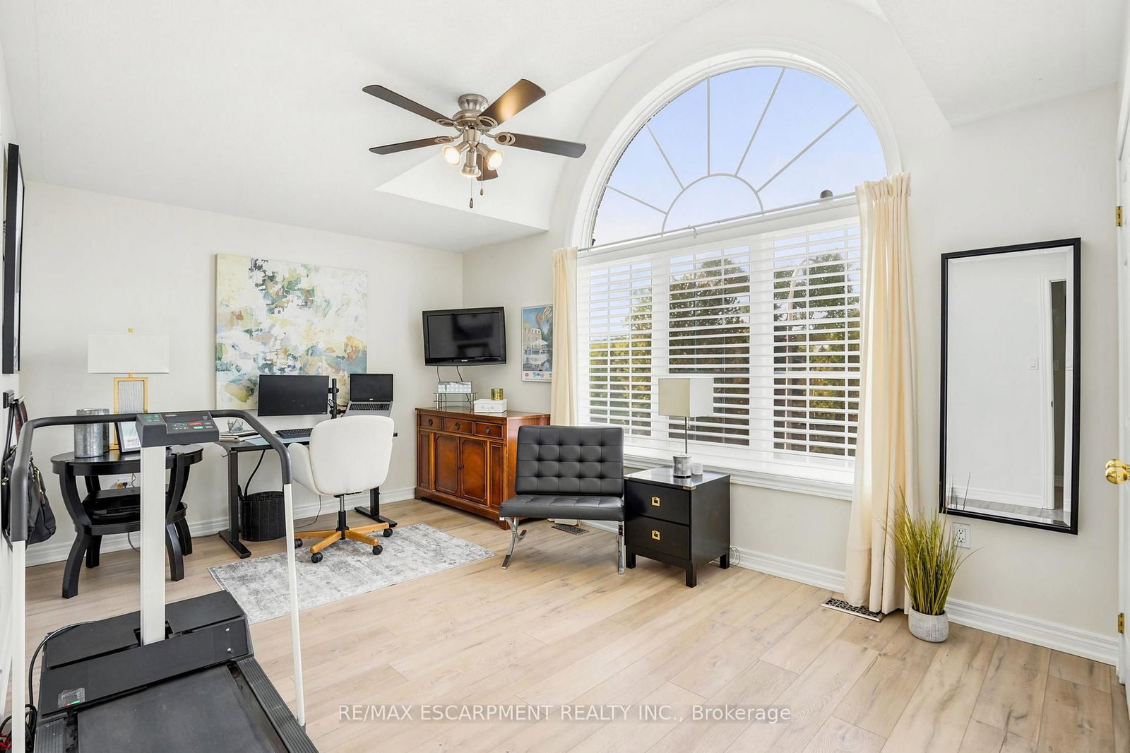 156 VALMONT Street • Hamilton, ON photo 35