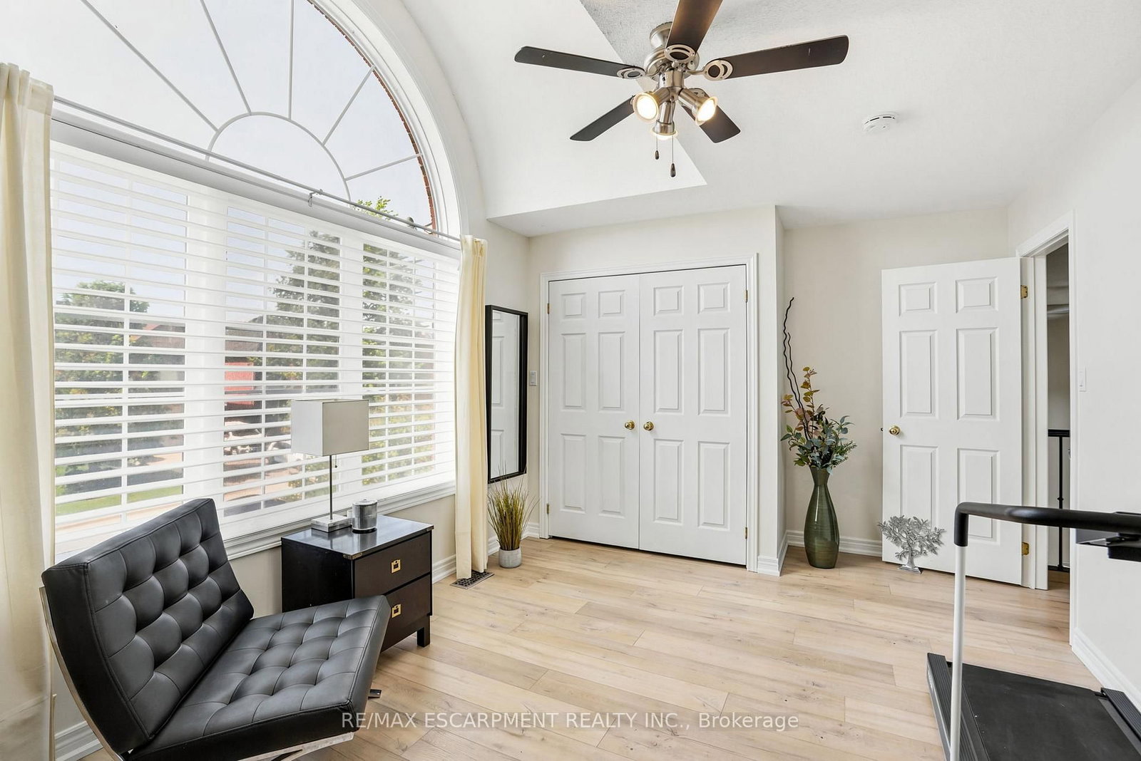 156 VALMONT Street • Hamilton, ON photo 36