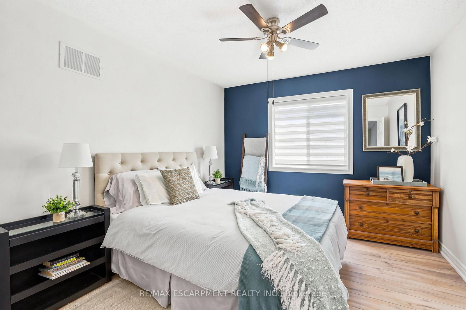156 VALMONT Street • Hamilton, ON photo 37