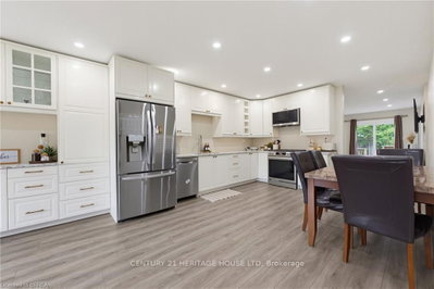125 Whitlaw Way — photo 3