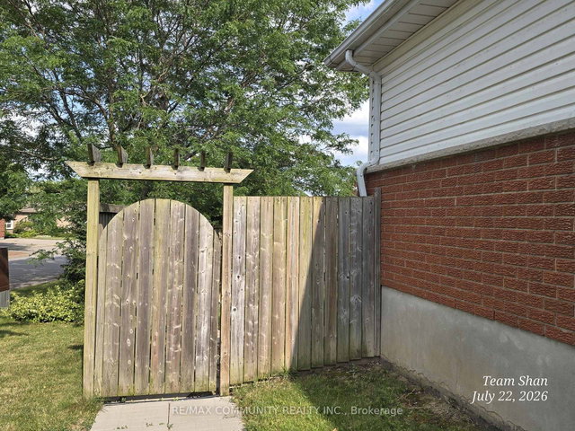 BSMT - 166 St Lawrence Drive