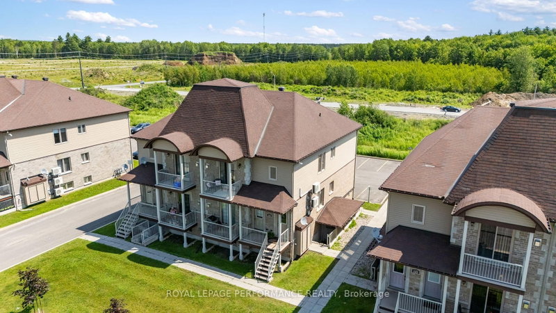 3 - 185 Bourdeau Boulevard