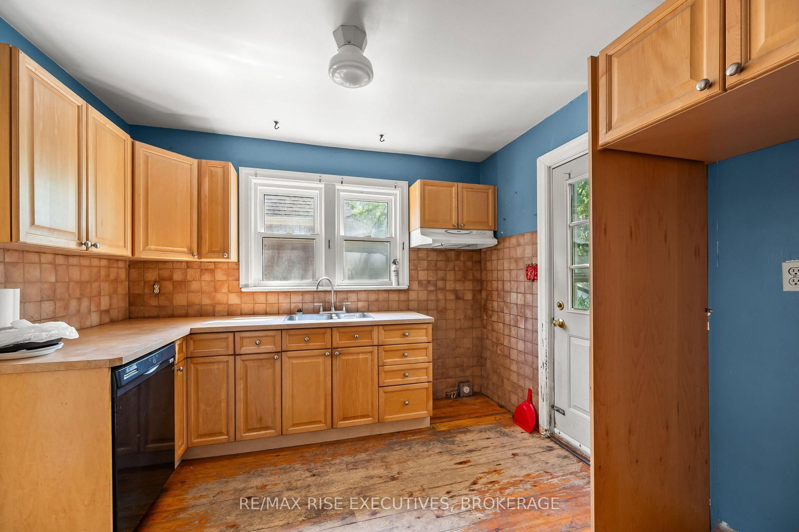 690 Johnson Street • Kingston, ON photo 16