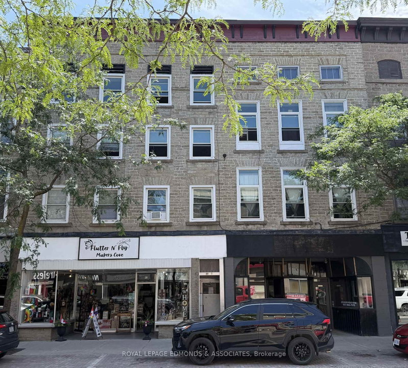 87-93 King St W photo 1