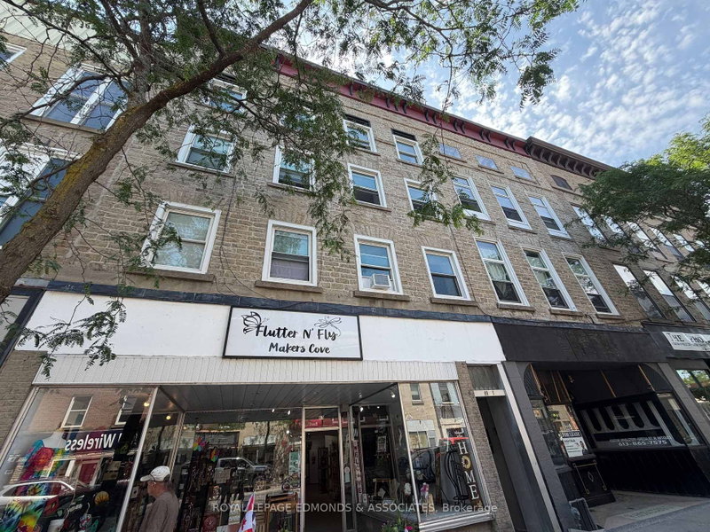 87-93 King St W photo 4