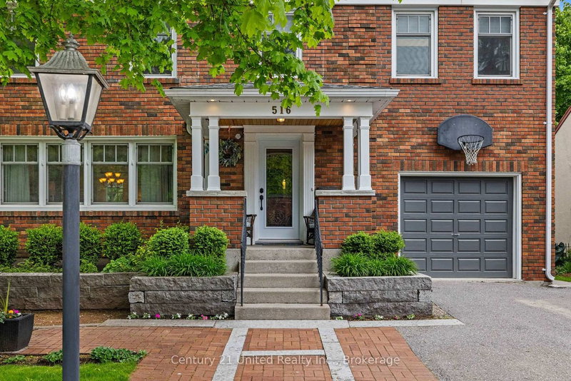 516 Hunter Street W