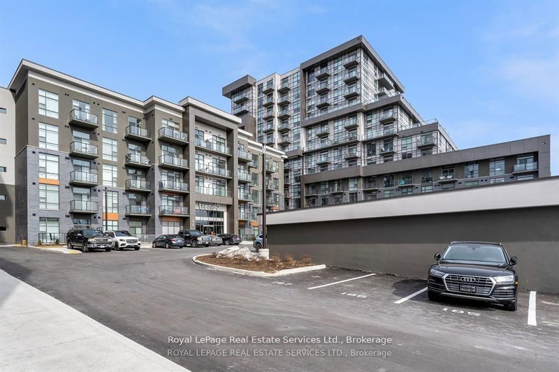 home for lease on 513-450 Dundas Street E