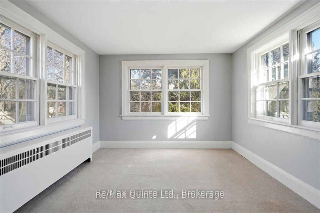 238 Victoria Avenue • Belleville, ON photo 34