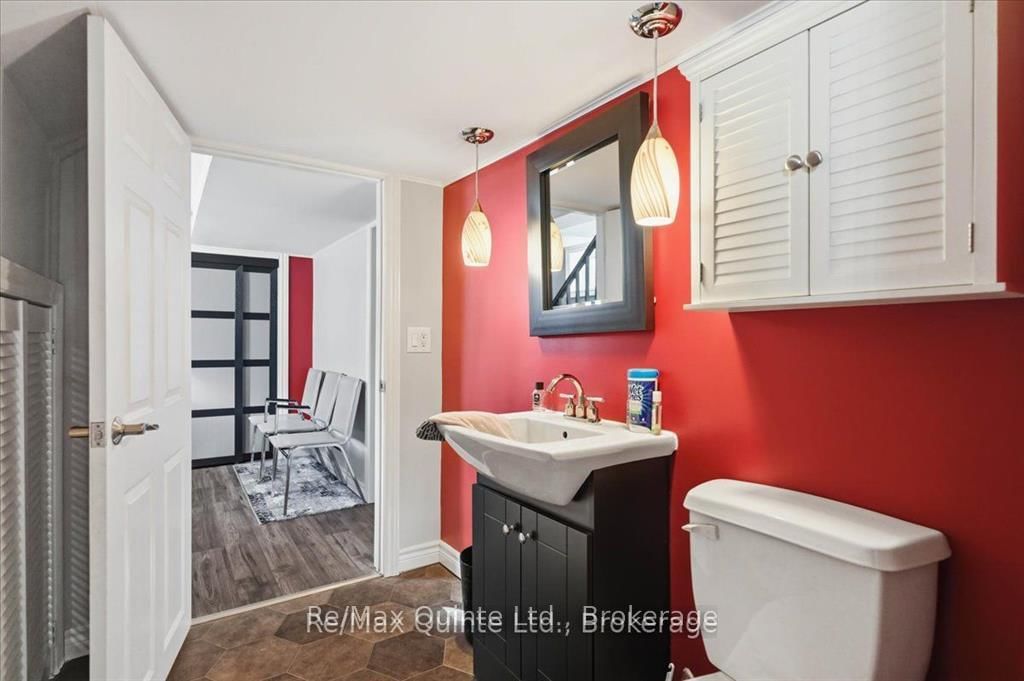 238 Victoria Avenue • Belleville, ON photo 37