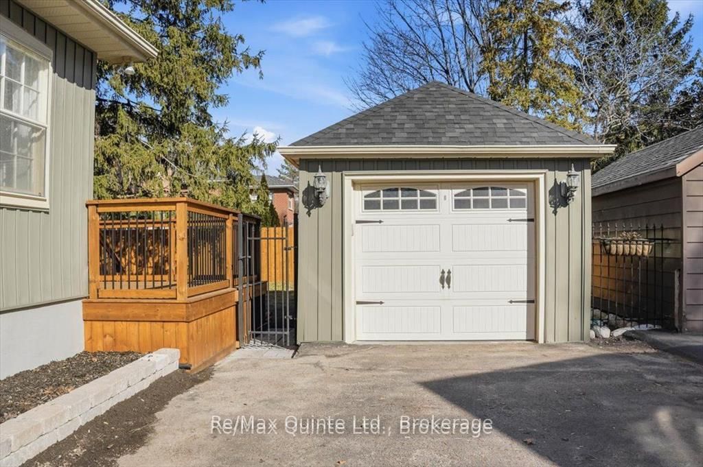 238 Victoria Avenue • Belleville, ON photo 40