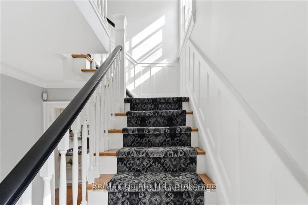 238 Victoria Avenue • Belleville, ON photo 6
