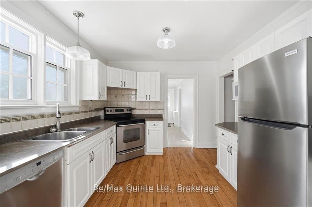 238 Victoria Avenue • Belleville, ON photo 9