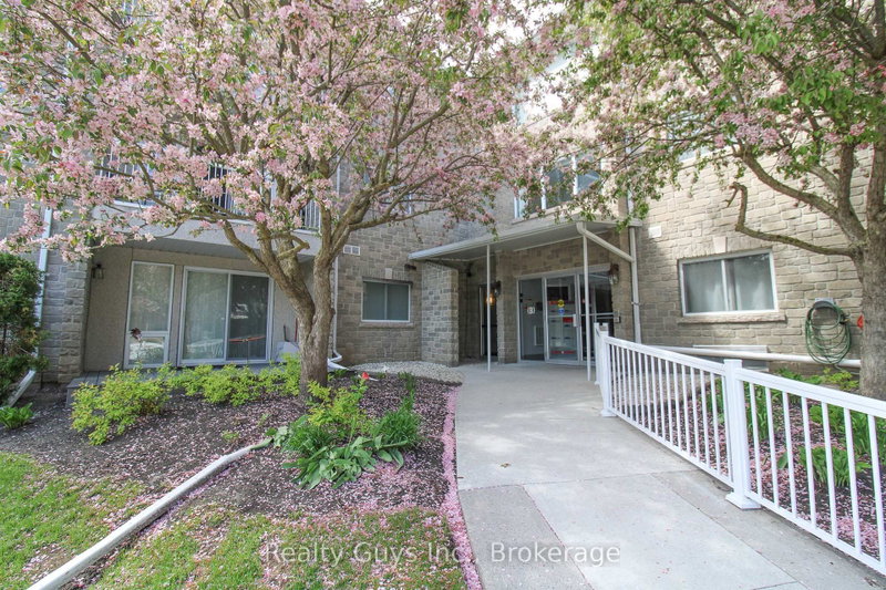 226 B - 1099 Clonsilla Avenue
