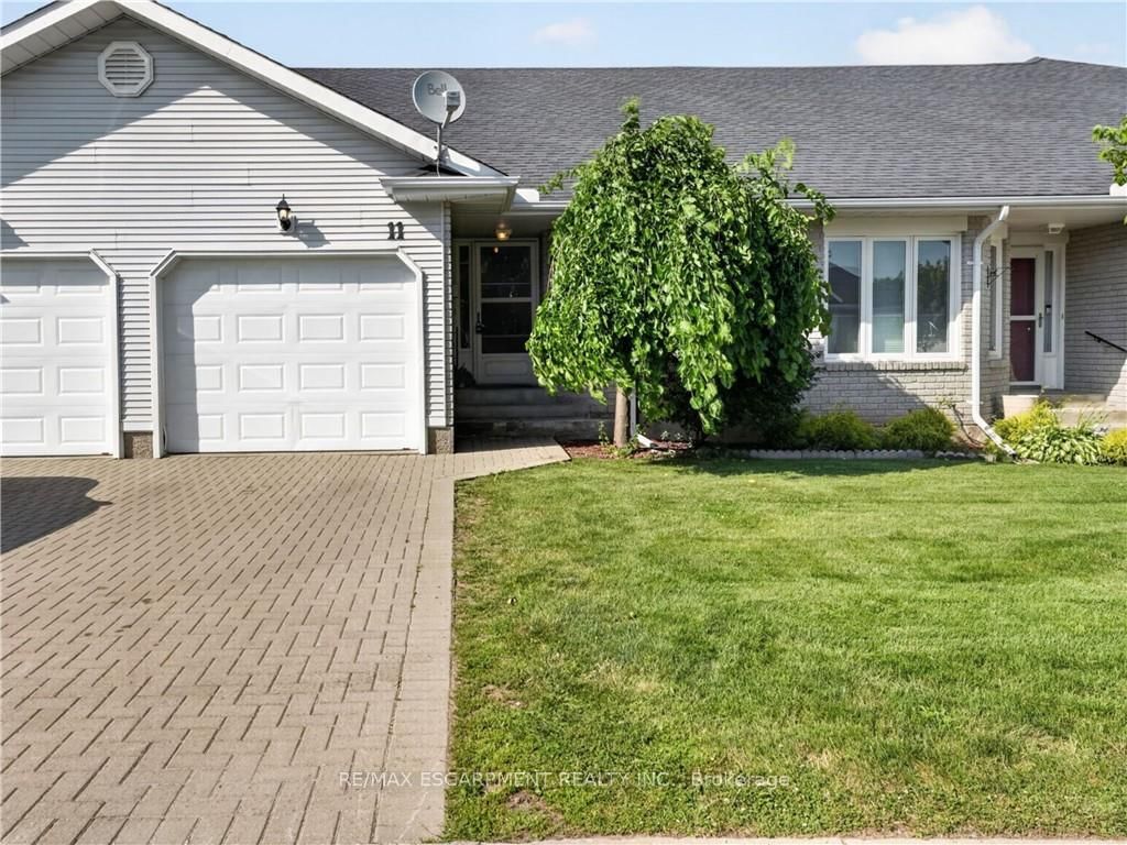 11 Garden Drive • West Lincoln, ON photo 1