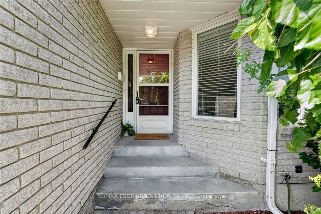 11 Garden Drive • West Lincoln, ON photo 3