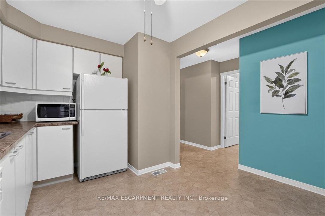 11 Garden Drive • West Lincoln, ON photo 9